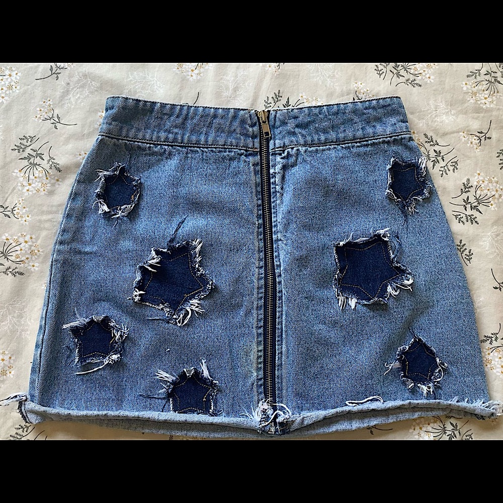 ✿❀Denim skirt with distressed star patches ❀✿